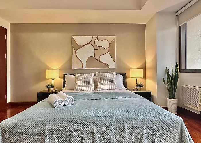 1br Corner Unit With Balcony Apartment *