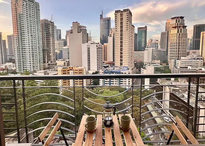 1br Corner Unit With Balcony Apartment *