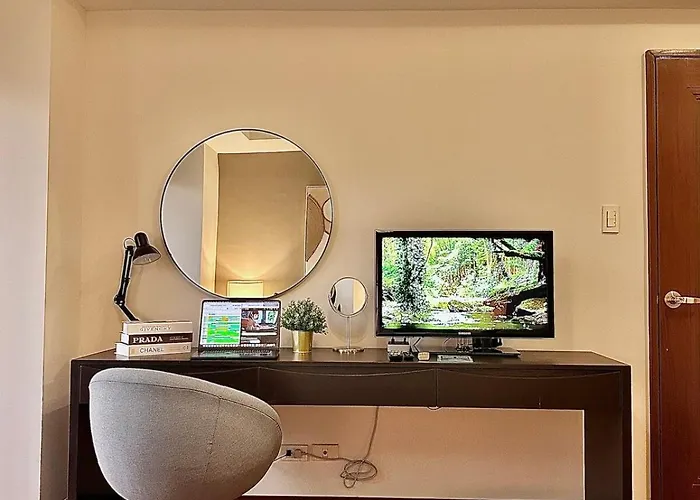 1br Corner Unit With Balcony *