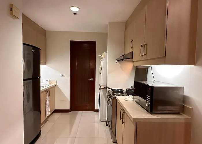 1br Corner Unit With Balcony Apartment *
